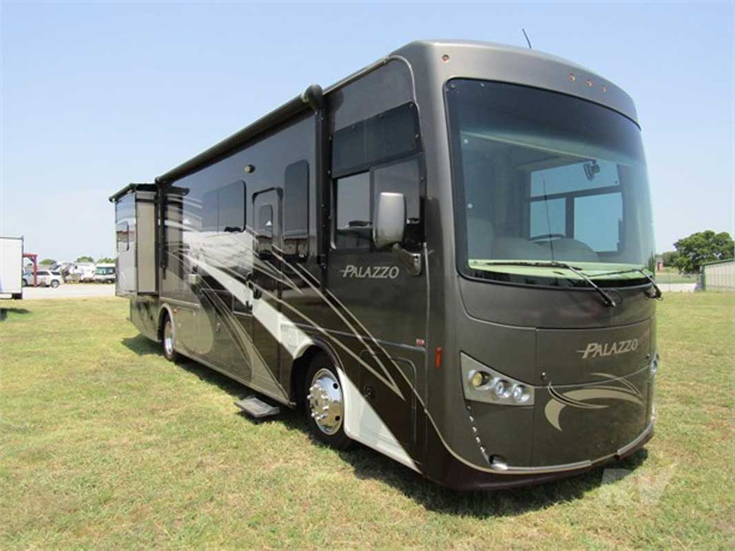 2016 THOR MOTOR COACH PALAZZO 33.2