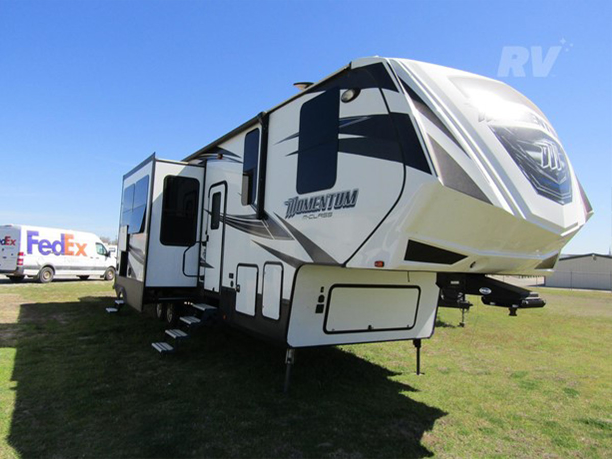 2017 GRAND DESIGN MOMENTUM M CLASS 350M