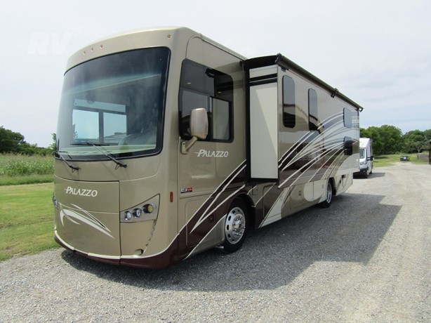 2017 THOR MOTOR COACH PALAZZO 33.3