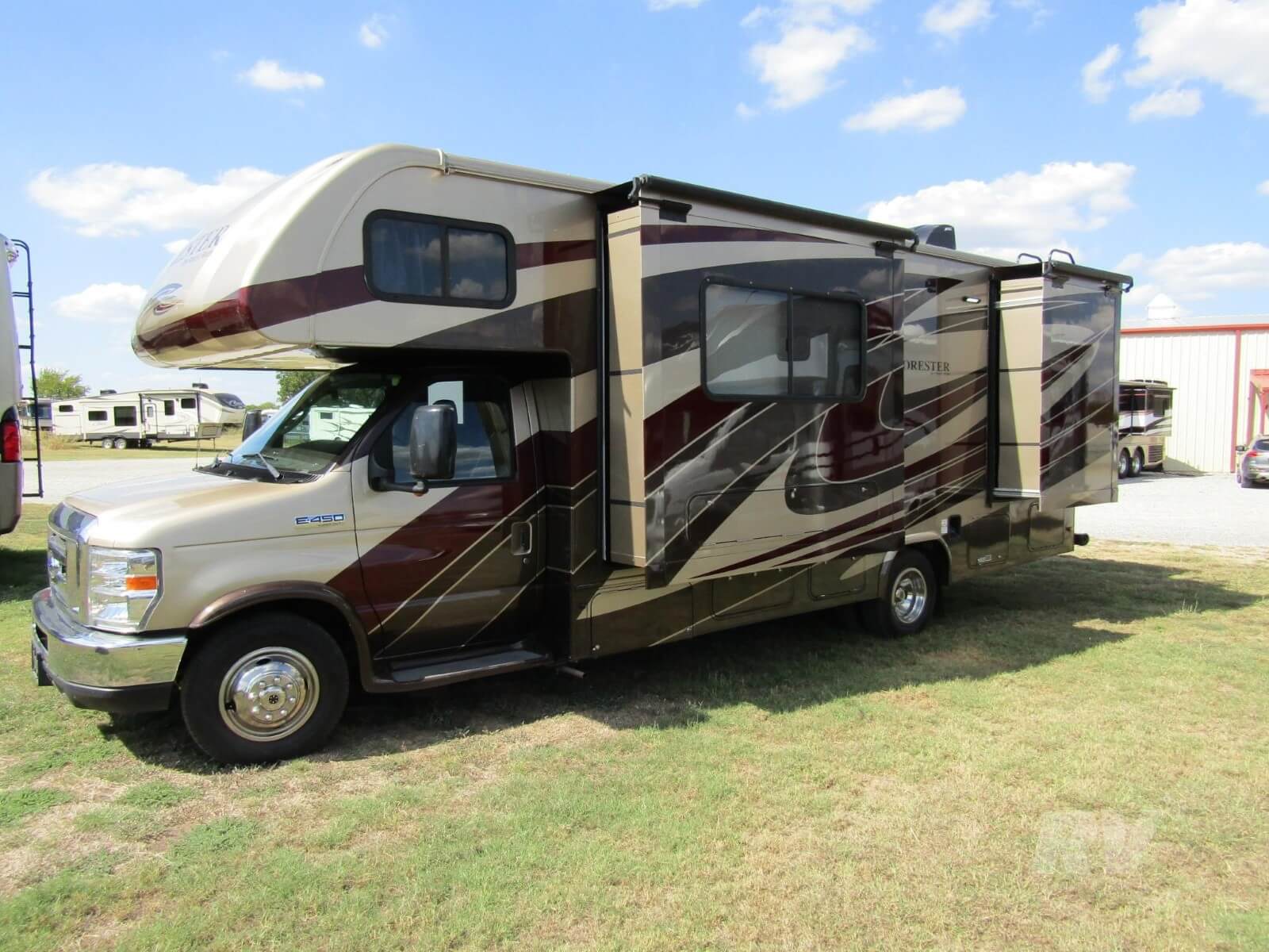 2018 FOREST RIVER FORESTER 2501TS