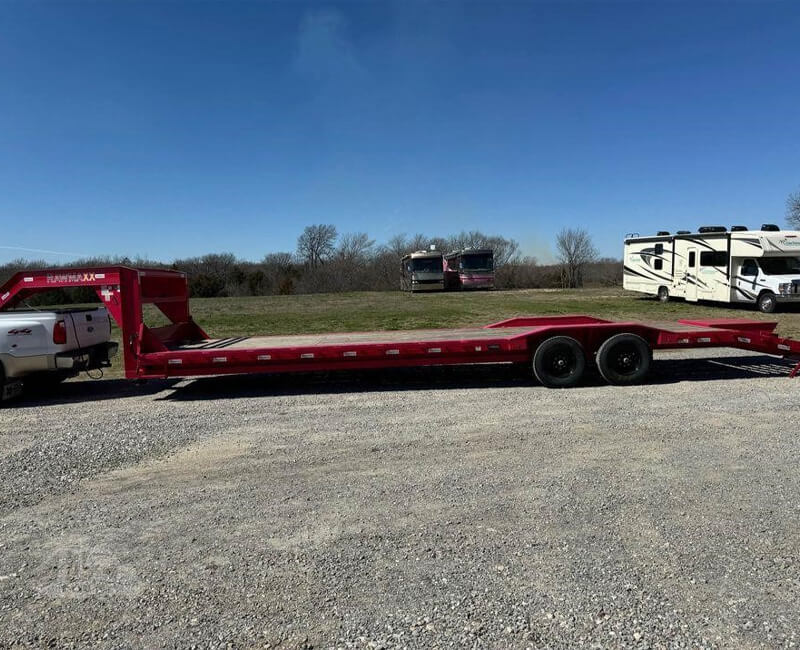 2023 RAWMAXX 32 ft Fixed Tandem Axle