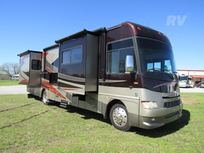 2011 WINNEBAGO ADVENTURER 35P