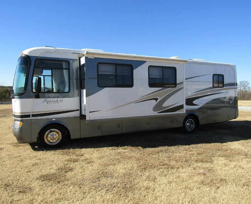 2005 MONACO MONARCH SE 33PBD