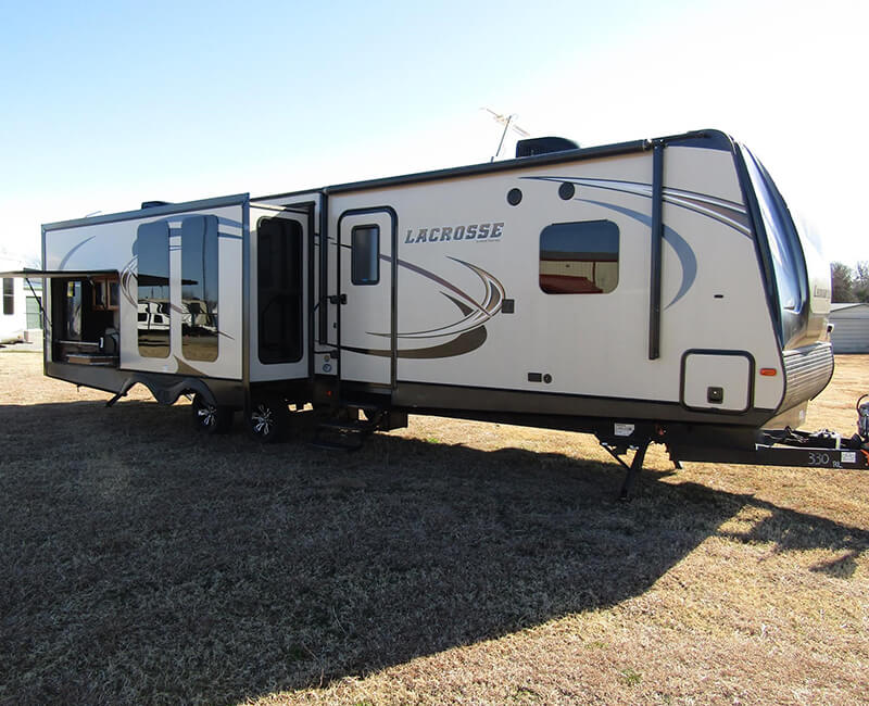 2017 PRIME TIME LACROSSE LUXURY LITE 330RST