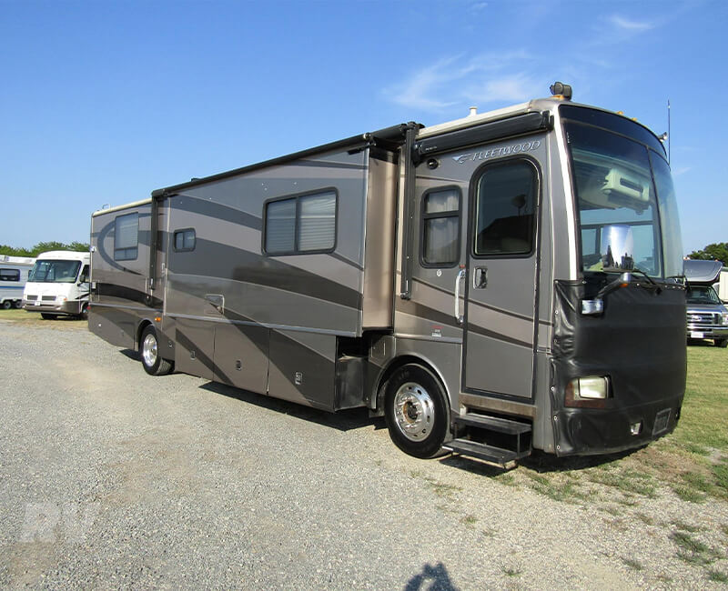 2005 FLEETWOOD DISCOVERY 39S