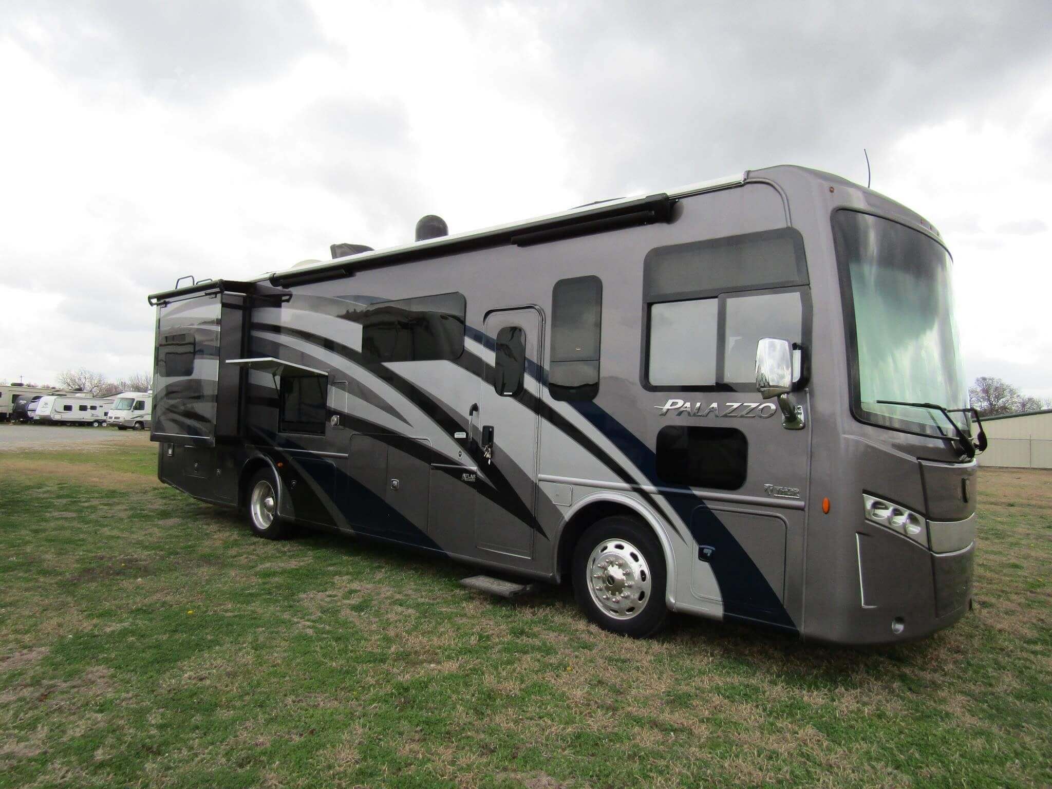 2020 THOR MOTOR COACH PALAZZO 33.2